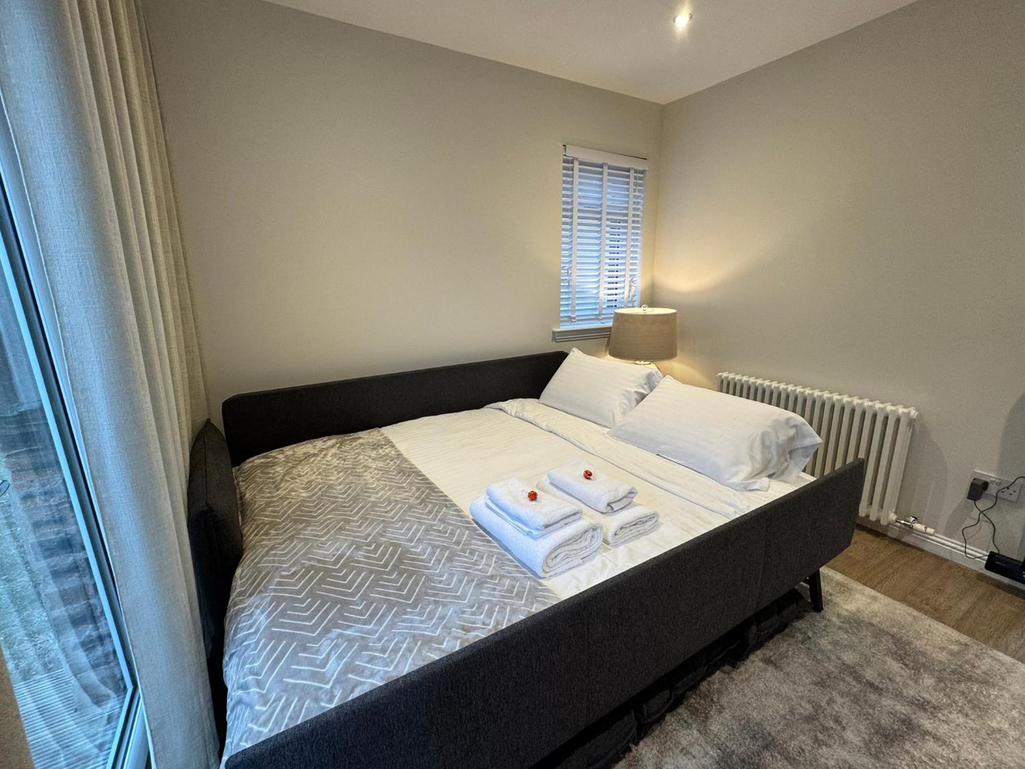 Luxury 2 Bedroom Cottage West Calder Buitenkant foto